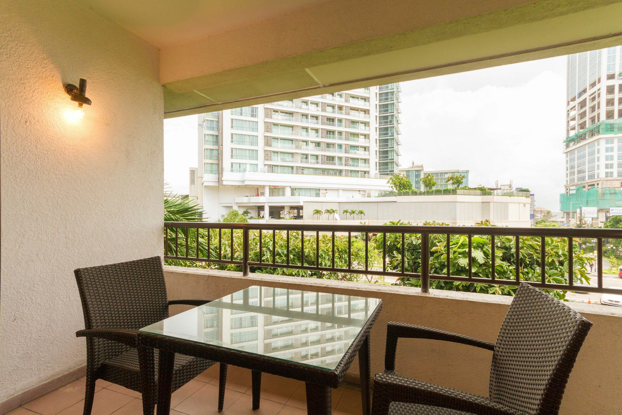 Crescat Residencies Apartment Colombo Exterior photo