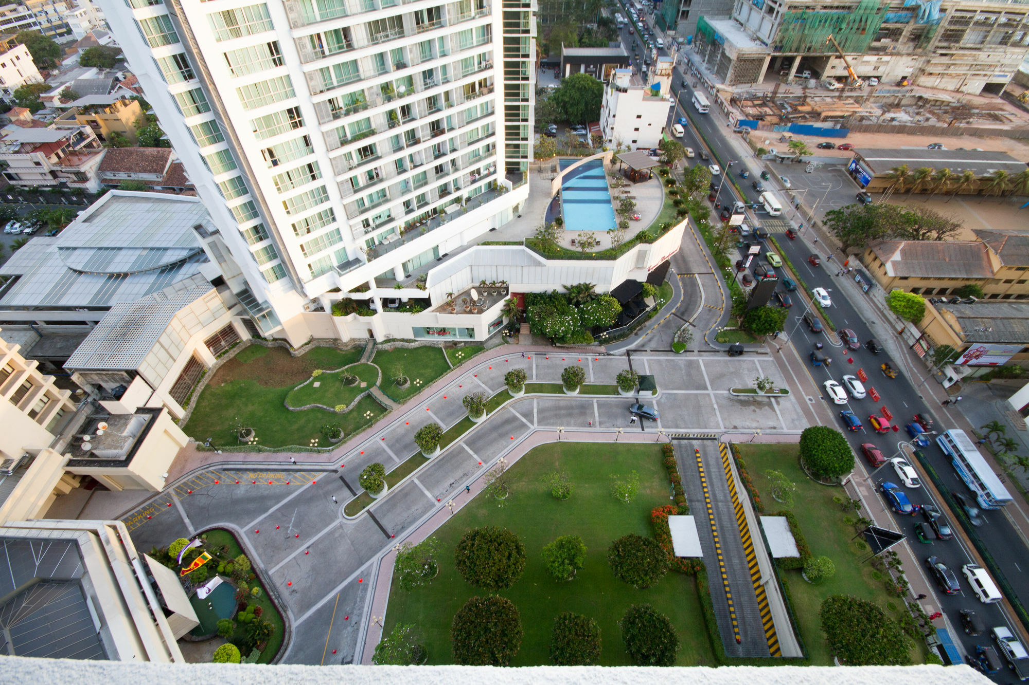 Crescat Residencies Apartment Colombo Exterior photo