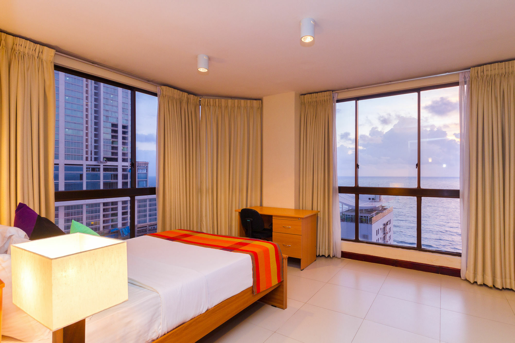 Crescat Residencies Apartment Colombo Exterior photo